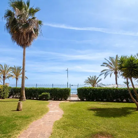 아파트 Front Line 2 Bedr